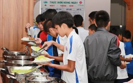 Khảo sát chế độ dinh dưỡng cho cầu thủ Học viện HAGL Arsenal JMG