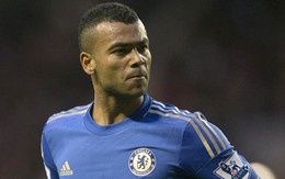 Ashley Cole làm khán giả trận gặp Schalke