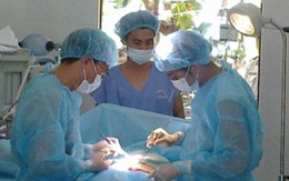 Bệnh xá Song Tử Tây cấp cứu một ngư dân bị tai biến