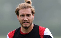 HLV Morten Olsen khuyên Bendtner rời Arsenal