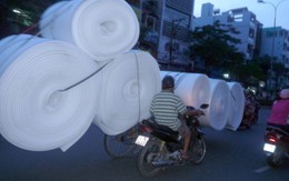 "Làm xiếc" trên đường