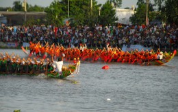 Festival đua ghe ngo Sóc Trăng kết thúc rộn ràng