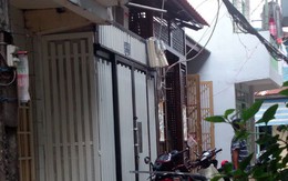 Vận động hai hộ dân tháo hàng rào lấn hẻm