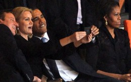Bức ảnh ông Obama tại lễ tang Nelson Mandela làm dân mạng xôn xao