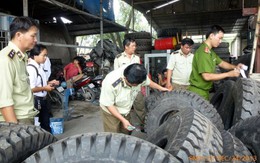 Tịch thu nhiều khuôn ép làm giả nhãn hiệu vỏ ô tô