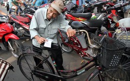 Những cụ già nặng tình với U-19 VN