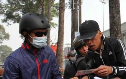 Ngày êm ả của vé chợ đen