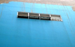 Một tia lửa hàn, nhiều công nhân xây dựng hú vía
