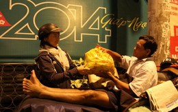 Chăn, sữa, bánh chưng Tết... trong đêm vô gia cư