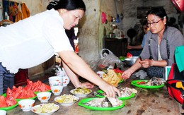 Dân sông nước Cà Mau bắt đầu về quê cúng "hết tết"
