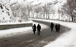 Iran bão tuyết tồi tệ, Afghanistan lần đầu mưa tuyết