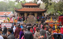 Hàng ngàn người trẩy hội Bà Chúa Kho
