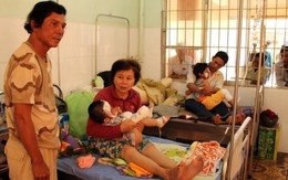 Mẹ khóa cửa, tự thiêu cùng hai con