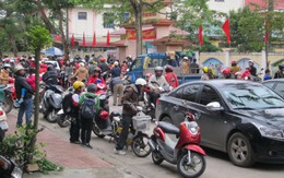 Nghẽn đường do phụ huynh đón con