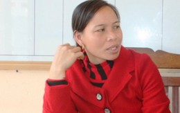 Hai mẹ con lột quần áo, bôi phân, ớt lên "tình địch"