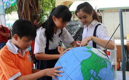 Cùng tuổi thơ bay vào không gian
