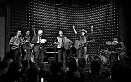 Ban nhạc The Amigos diễn miễn phí tại Hà Nội