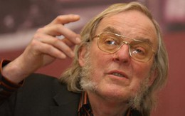 Vĩnh biệt nhà khoa học Anh Colin Pillinger