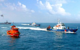 Vòng tay thép trên biển