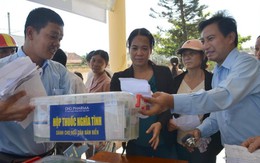 Trao tặng 100 hộp thuốc cho ngư dân Lý Sơn