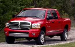 Mỹ điều tra 110.000 xe Dodge Ram, Suzuki thu hồi 184.000 xe