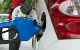 Petro Poroshenko làm giá dầu giảm nhiệt