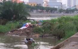 Thi thể phụ nữ nghi bị cắt cổ ven đường Võ Văn Kiệt