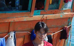 Ba giờ bị tàu Trung Quốc ném đá, rượt đuổi