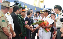 Tàu đổ bộ Nhật chở hải quân Mỹ, Úc, Nhật đến Đà Nẵng