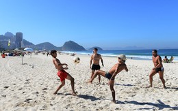 Mùa hè bóng đá ở Copacabana