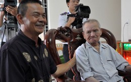 Xúc động cụ già 102 tuổi góp một triệu đồng ủng hộ cảnh sát biển