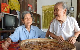 Bên nhau tuổi xế chiều