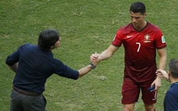 Ronaldo cộc cằn với báo chí