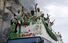 Đội Algeria trở về nhà như những người hùng