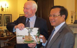 Cuộc gặp đặc biệt Phạm Quang Nghị - John McCain