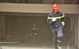 Tầng hầm tòa nhà Ngân hàng Nhà nước bốc khói