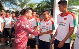 U-19 VN thăm đại sứ quán VN tại Brunei