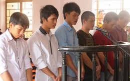 Các bị cáo đốt xe công an đều bị tù