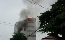 ​Cháy lớn tại cơ sở quảng cáo 4 tầng