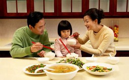 Trẻ biếng ăn, các mẹ mệt mỏi