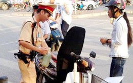 ​Cộng đồng mạng ngợi ca cảnh sát giao thông giúp thí sinh