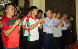 Đội U19 VN thắp hương tưởng nhớ Đại tướng Võ Nguyên Giáp
