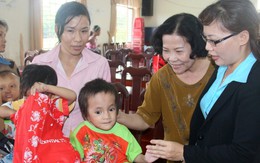 Tặng quà 200 nạn nhân da cam tại Tây Ninh, Bình Phước