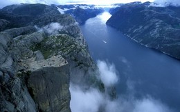 ​Preikestolen, chuyến viễn du lên vách đá