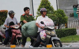 Sài Gòn ngập nước, vẫn ấm tình người