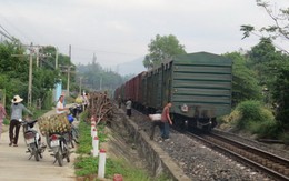 Tàu hàng nghiến nát 6km tà vẹt