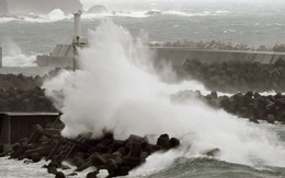 ​Bão Vongfong gây rối loạn giao thông ở Nhật