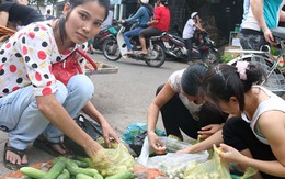 Lương thấp thì vui vẻ nhận phong bì “bôi trơn”?