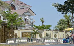 ​Sao chỉ mình tôi?