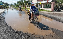 ​Xe quá tải cày nát đường